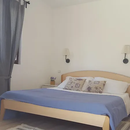 Holiday Lola بيت للعطل